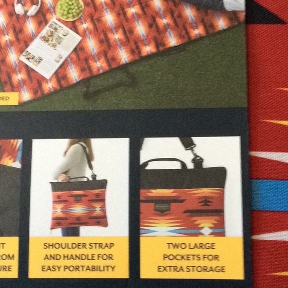 NEW Pendleton Outdoor Blanket RED/BLACK - Picture 5 of 9